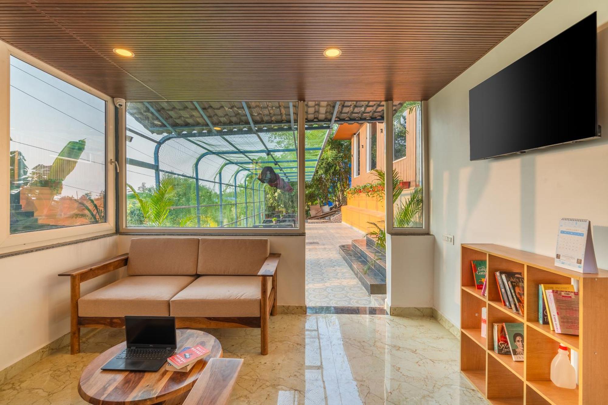 The Hosteller Goa, Mandrem Exterior photo